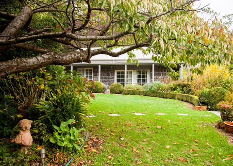 The Studio & The Barn - Accommodation Nelson Bay 0