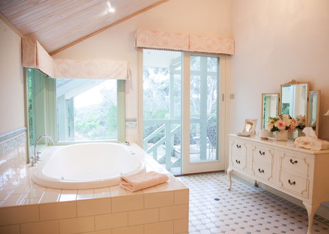 The Studio & The Barn - Accommodation Nelson Bay 6
