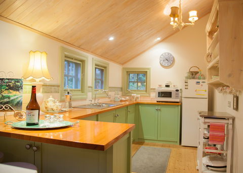 The Studio & The Barn - Accommodation Nelson Bay 9