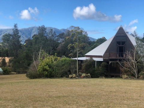 Wobbly Boot Estate - Accommodation Nelson Bay 0