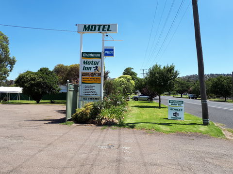 Bradman Motor Inn - Accommodation Nelson Bay 2