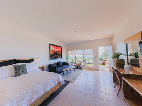 COAST Motel & Apartments - Nelson Bay Accommodation.com 0