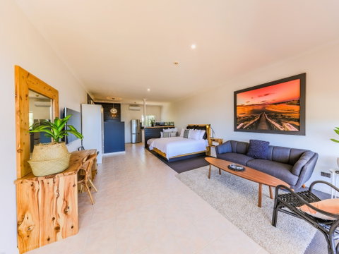 COAST Motel & Apartments - Nelson Bay Accommodation.com 1