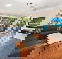Flynns on Surf Beach Villas - Accommodation Nelson Bay