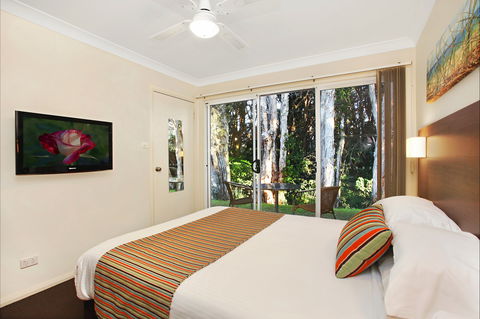 Flynns On Surf Beach Villas - Accommodation Nelson Bay 2