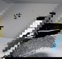 Hickory Moon - Accommodation Nelson Bay