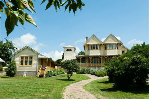 Hillview Heritage Hotel - Accommodation Nelson Bay 0