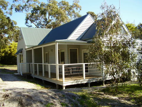 Hooked Inn Cottages - Accommodation Nelson Bay 0