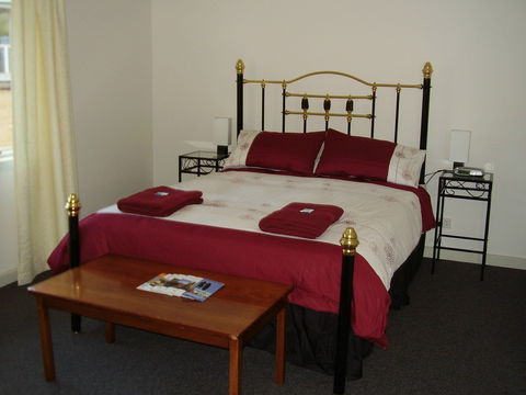 Hooked Inn Cottages - Accommodation Nelson Bay 2