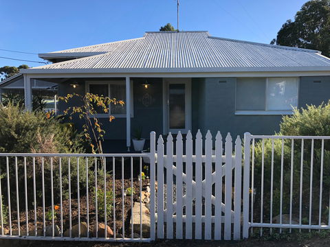 Jacks House '2' B&B Clare - Accommodation Nelson Bay 0