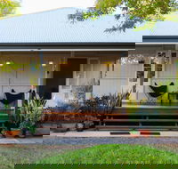 Kenilworth Cottage Barcaldine - Accommodation Nelson Bay