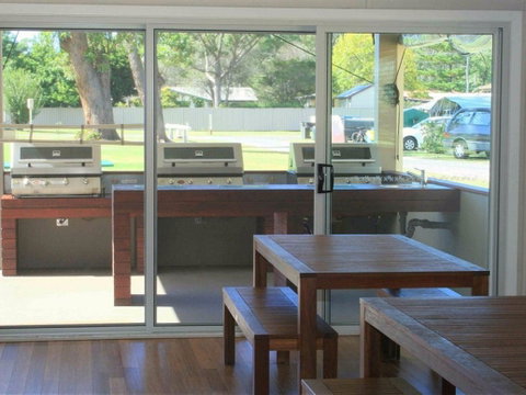 Lake Conjola Waterfront Holiday Park - Accommodation Nelson Bay 2