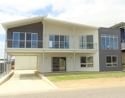 Mare E Amici - Accommodation Nelson Bay 0