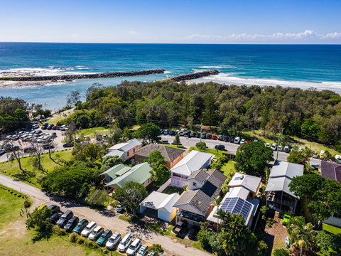 Sunset Beach - Surfside - Nelsons Bay Accommodation 2