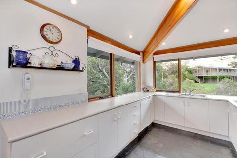 Views On Court - Accommodation Nelson Bay 2