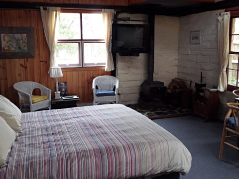 Woolly Butt Bungalow - Accommodation Nelson Bay 1
