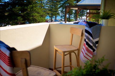 Cottesloe Artist's Beach Retreat - Accommodation Nelson Bay 0