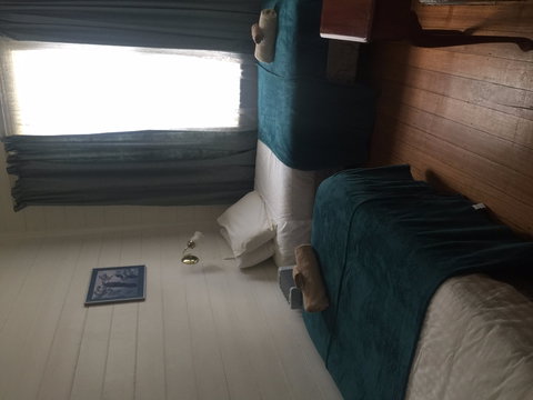 Lake Leake Inn - Accommodation Nelson Bay 2