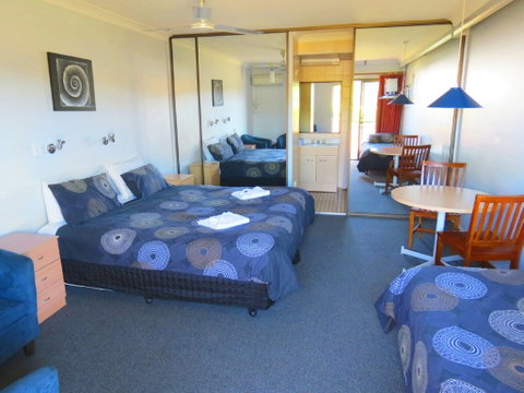 Sisleys Motel - Accommodation Nelson Bay 0