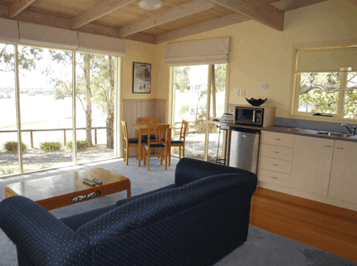 Off Mountain Accommodation - Accommodation Nelson Bay 4