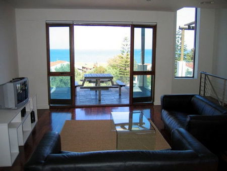 Guadalupe Hill - Accommodation Nelson Bay 2