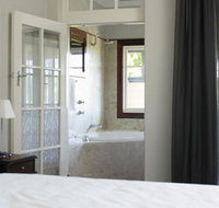 Caves House Hotel - Accommodation Nelson Bay