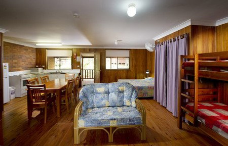 Hungry Head Cabins - Accommodation Nelson Bay 2