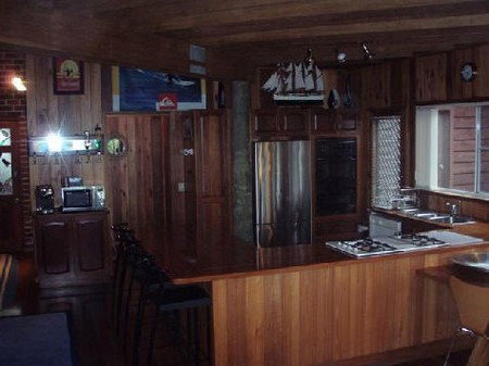 Arrawarra Lodge - Accommodation Nelson Bay 3