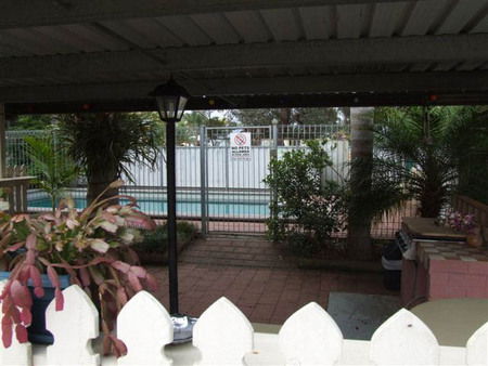 Avalon Holiday Units - Accommodation Nelson Bay 1