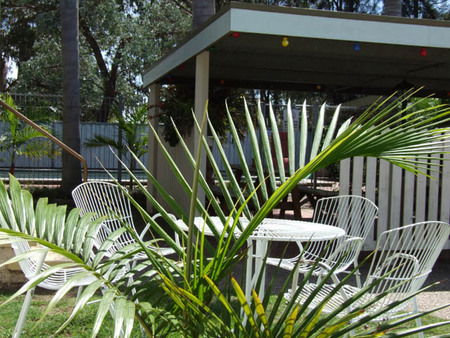 Avalon Holiday Units - Accommodation Nelson Bay 2