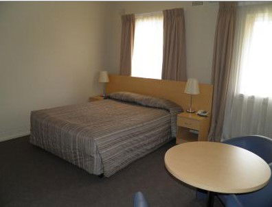 Bathurst Motor Inn - Accommodation Nelson Bay 1
