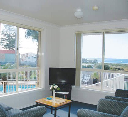 Captains Quarters - Accommodation Nelson Bay 2