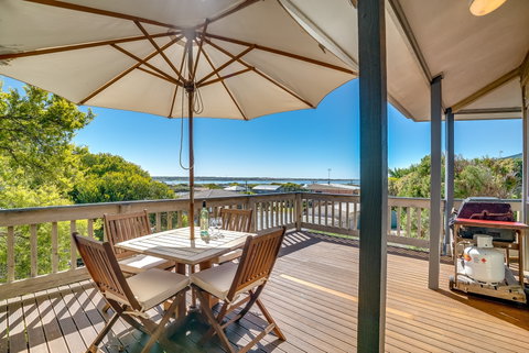 16 Sir George Ritchie Avenue - Accommodation Nelson Bay 0