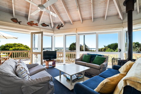 16 Sir George Ritchie Avenue - Accommodation Nelson Bay 2