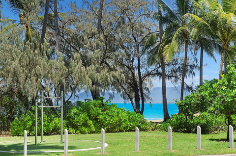 By The Sea Port Douglas - Nelsons Bay Accommodation 0