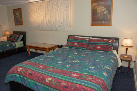 Chrissie's Dongara - Accommodation Nelson Bay 2