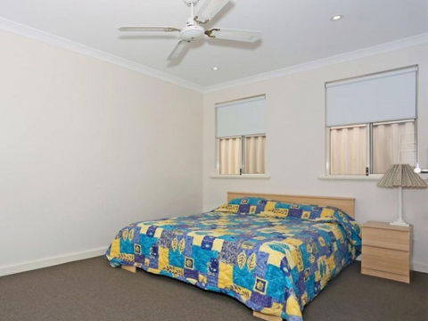 Falcon By The Bay - Accommodation Nelson Bay 2