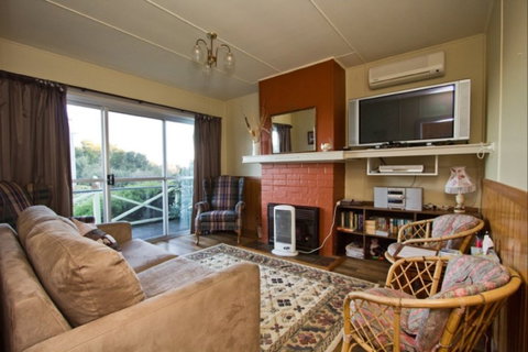 Lady Barron Holiday Home - Accommodation Nelson Bay 2