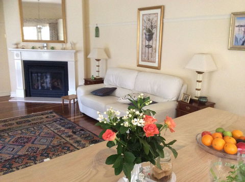 Linden Tree Manor - Accommodation Nelson Bay 0