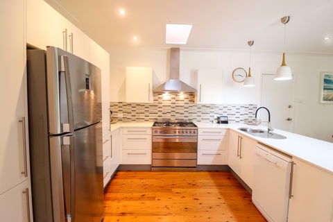 Pacific Beachhouse - Accommodation Nelson Bay 2