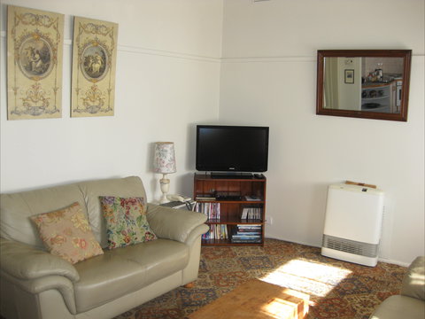 Peel Cottage - Accommodation Nelson Bay 1