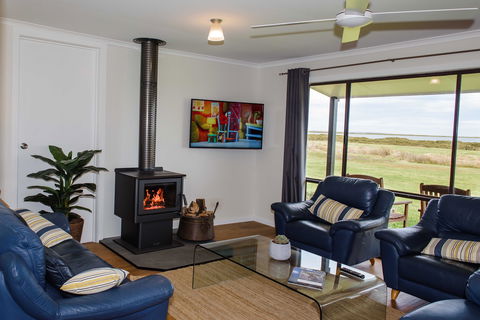 Port Albert Waterview Retreat - Accommodation Nelson Bay 2