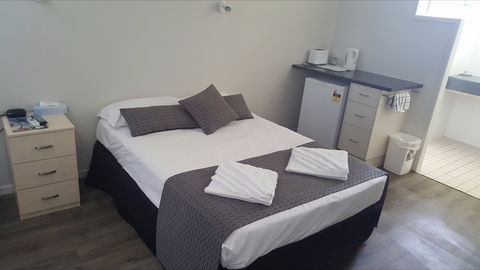 Queens Beach Hotel - Accommodation Nelson Bay 1