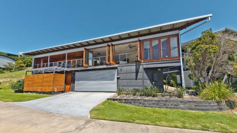 Tangalooma Hilltop Haven - Accommodation Nelson Bay 2