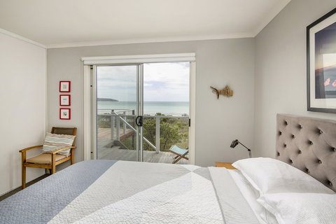 Alchemy On Island Beach - Accommodation Nelson Bay 1