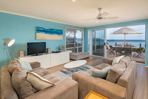 Alchemy On Island Beach - Accommodation Nelson Bay 2