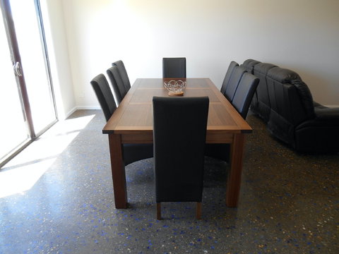 Blue Door Retreat - Nelsons Bay Accommodation 2