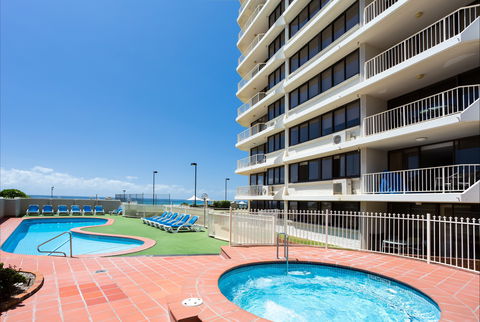 Breakers North - Absolute Beach Front Holiday Apartments - Accommodation Nelson Bay 2
