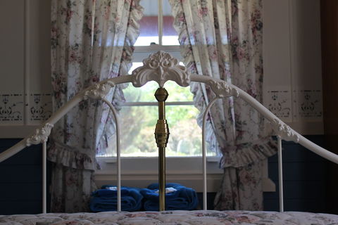 Coonawarra's Pyrus Cottage - Accommodation Nelson Bay 2
