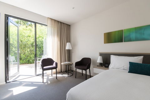 Flinders Hotel - Accommodation Nelson Bay 2